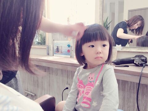 【南森町】■完全週休2日制・社会保険完備・有給休暇あり■しっかりとした歩合率で、高額月給も可能★ファミリーに愛されるnourish（ノリッシュ）からスタイリスト（美容師）の求人☆★☆