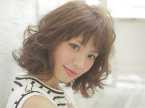 【宝塚駅】≪1日1万2千円保障あり≫≪自由出勤制度あり≫≪フリー45％／指名50％還元≫稼ぎやすい高歩合で入客チャンスも抜群！プライベートも充実出来る環境です。「eureka luxbe（エウレカラックスビー）」スタイリスト（美容師）の求人☆★