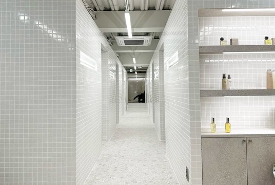 【京都駅】■フリー売上40％還元／指名売上45〜55％還元■全国展開する人気サロンの新ブランド！ヘアケアメニューをウリに個室でゆったりお客様と関われます！「ANGELICA Labo spa&treatment（アンジェリカラボスパアンドトリートメント）」からスタイリスト（美容師）の求人★☆