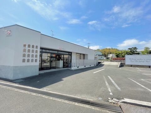 【富田林】◆月給23万円スタート♪社会保険完備★完全週休2日制◆アイラッシュにネイル、興味のある事に挑戦させてもらえるサロンです★Gigi＋full a head（ジジ フルアヘッド）からスタイリスト（美容師）の求人★☆