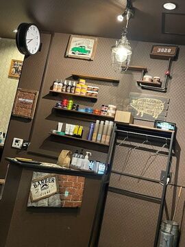 【新伊丹】≪月給25万円スタート≫≪年3回の連休あり≫カット、カラー、パーマ！様々なメンズスタイルを網羅する人気サロン！得意な技術を磨いてどんどんレベルアップしてもらえます！ママさん理容師さんも大募集！「Eight hair（エイトヘアー）」からスタイリスト・アシスタント（理容師）の求人☆★