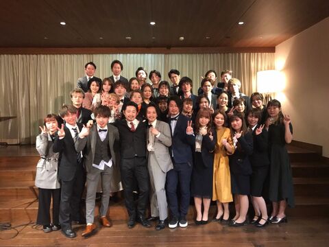 【博多駅】◆完全週休2日・社会保険完備など充実の待遇◆「スタッフの成長＝喜び」と考えられる温かい人柄のオーナーさんを中心に多くのスタッフさんが活躍中！！人間関係抜群のヘアサロン「7 Velvet（セブンベルベット）」からアシスタント（美容師）の求人☆★☆