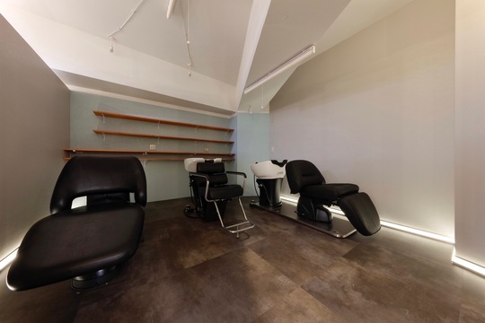 【福島】≪完全週休二日制≫フレキシブルな働き方の相談が可能です！新規やフリーのお客様は優先的に入客していただきます。スタイリストのみでマンツーマンでお客様に関われます。全席半個室サロン「home 〜le berceau〜（ホームルベルソ）」からスタイリスト（美容師）の求人☆☆