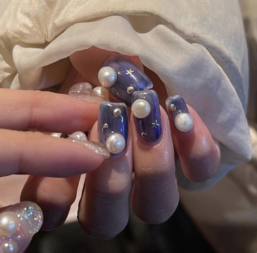 【恵比寿】≪月8日休み≫≪社会保険完備≫≪独立支援制度あり≫頑張りがお給料としてしっかり還元されます！大人かわいい空間のサロン！「Jemiy nail（ジェミー ネイル）」からネイリスト（ネイル）の求人☆★