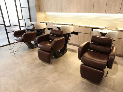 【吉祥寺】≪完全週休2日制・産休育休実績あり・客単価10000円以上≫福利厚生が充実しているサロン！女性が長く働きやすい環境です！「Rushell plaisir（ラッシェルプレジール）」からスタイリスト（美容師）の求人☆☆