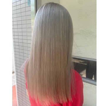 【岡場】≪社会保険完備≫≪完全週休2日制≫≪有給休暇あり／月1日土日消化OK≫≪ウィッグ代支給あり≫安心の待遇で長く勤務してもらえます！レッスンをしなければ18時過ぎには退勤出来るので体力的にも無理なくデビューを目指せます！お子さんの居るママさんも大歓迎！安心して働いてもらえますよ！「Arco Iris（アルコイリス）」からアシスタント（美容師）の求人☆★☆