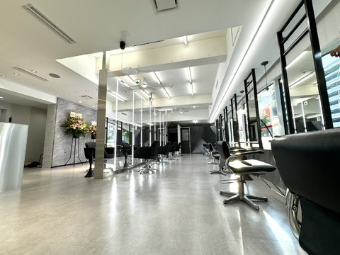 【心斎橋】≪未経験・通信生・新卒生歓迎≫≪客層20代メイン≫≪アイリスト兼任も可能≫≪日曜休み月1回OK≫≪社会保険完備≫≪実働8時間≫≪最短1年デビュー≫≪営業中レッスンOK≫若い世代が活躍するカラー特化サロン！夢を持って一緒に働いてくれる方大歓迎！「Ardore fiero shinsaibashi（アルドーレフィエロシンサイバシ）」からアシスタント（美容師）の求人☆★