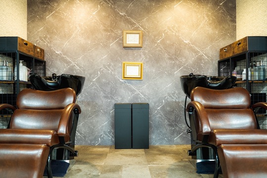 【天満橋】≪天満橋駅前の好立地≫≪今後一緒に働いてくれるスタッフ大募集≫≪完全マンツーマン接客≫全席半個室のオシャレなサロン！指名客を増やして収入アップ「SQUARE 天満橋（スクエアテンマバシ）」からスタイリスト（美容師）の求人☆★