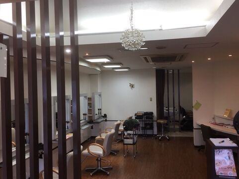 【城野】≪未経験・通信生・新卒生OK≫地域密着型でたくさんのお客様に愛されるヘアサロン！少人数サロンなのでレッスンはマンツーマンで見てもらえます♪「美容室 PURE（ビヨウシツピュア）」からアシスタント（美容師）の求人☆★