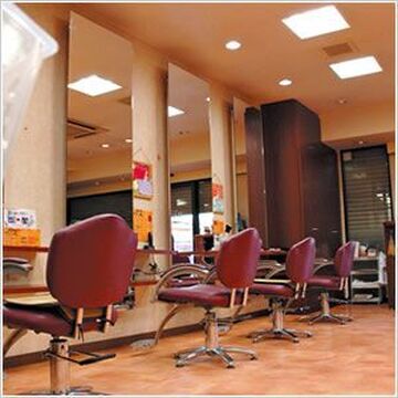 【阪神尼崎】駅近＆商店街内でアクセス抜群♪エクステ・ヘアセット・メイクなど幅広い女性の「なりたい」を形にする人気サロン“Win 尼崎店（ウィン アマガサキテン）”からスタイリスト（美容師）求人★☆