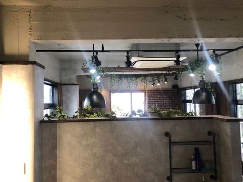 【道明寺】完全週休2日制、社会保険完備＆退社18:00。女性が長く働ける環境が整っています！女性スタッフオンリーサロン「FLEURIR by cherie（フルリールバイシェリー）」からスタイリスト（美容師）の求人☆☆