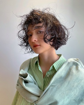 【弁天町】≪土日休みOK≫≪早番・遅番制度≫≪生理半休制度あり≫仕事も楽しみながら働きたい方にオススメ！高い技術を学んでステップアップしたい方にピッタリです！「CALENDAR（カレンダー）」からアシスタント（美容師）の求人☆★