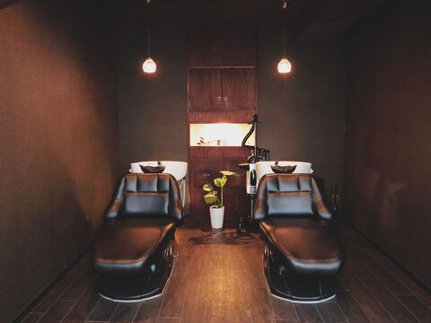 【甲東園】≪正社員・業務委託から選べる！≫≪月8〜10日休み≫≪社会保険完備≫≪マンツーマン≫委託の方でも交通費支給あり！高単価なので稼ぎやすいプライベートサロン「Rinne 甲東園（リンネコウトウエン）」からスタイリスト（美容師）の求人☆★☆