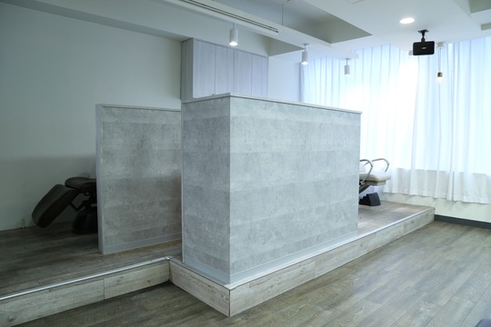 【西梅田】≪社会保険完備≫≪年間休日115日≫最大8連休の長期休暇も可能！！なりたい美容師像を応援！本物志向の女性へ向けたサロン「KHAIR（ハイル）」からスタイリスト（美容師）の求人☆★☆