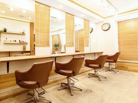 【麻布十番】≪完全週休2日制≫≪客単価10000円≫≪デザインカラーがウリ≫≪社会保険完備≫本格的なヘアセットや着付けの入客もできる！「D-COLOR（ディーカラー）」からスタイリスト（美容師）の求人☆★