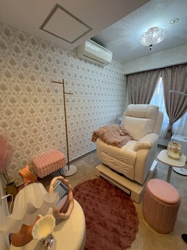 【柏駅】まつげパーマ＆アイブロウ専門店！≪完全週休2日制＆全て希望休OK≫≪土日祝休み月3回まで可能≫≪休憩1時間保障≫≪残業なし≫≪掛け持ち施術なし≫≪早番は19時に退勤可能≫≪ネイル自由≫風通しがよく長く働きやすい環境！プライベートとの両立を実現できる好条件の「viborn 柏店（ヴィボーンカシワテン）」からアイリスト（まつげパーマ・アイブロウ）の求人☆☆