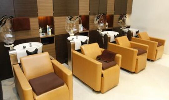 【鶴見緑地】≪保障給最大月36万円≫≪フリー46％／指名51％還元≫≪マンツーマン≫≪高品質の薬剤使用≫歩合制により高収入が可能です！「ReSET 鶴見緑地店（リセットツルミリョクチテン）」からスタイリスト（美容師）の求人☆★