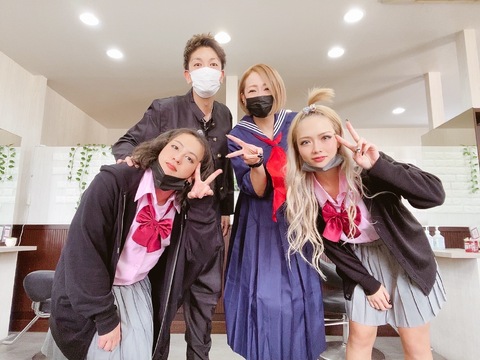 【姫路駅】≪月給20万円以上≫≪月8日休み≫≪社会保険完備≫≪有給休暇あり≫働きやすい待遇とその人に合わせたレッスンカリキュラムで効率良く技術を学べます。最短で1年半でのスタイリストデビューも可能！頑張った分はしっかりお給料に還元されるお店！ママさん美容師さんも大歓迎！「vivid R（ビビッドルーア）」からアシスタント（美容師）の求人☆★