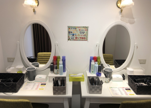 【東能代】≪日曜休みOK≫≪カットカラー専門店≫月1～20日、1日1～7時間勤務の間で選択可能！スタッフさんのプライベートも尊重したサロン環境を整えています！「Luck Luck アクロス能代店（ラックラックアクロスノシロテン）」からスタイリスト（美容師）の求人☆★