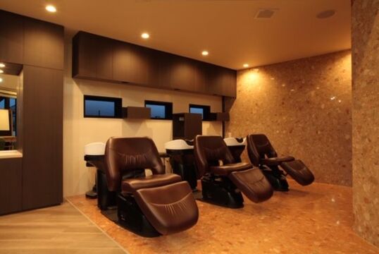 【石山】≪月に1度必ず3連休あり≫≪第3日曜休み≫≪社会保険完備≫≪入客チャンスあり能≫髪質改善や頭皮ケアが得意なサロン！育休、産休制度が整っているので長く美容師を続けられる環境！様々な分野を学ぶことができ成長していけるサロン「taba hair dori（タバヘアードリ）」からスタイリスト美容師）の求人☆★☆