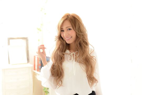 【東心斎橋】≪社会保険完備≫≪実働8時間≫ミナミ最大級のヘアメイクサロン！「美容業界NO1の待遇」を目指しています！「VIONADOR MINAMI（ヴィオナドールミナミ）」からアシスタント（美容師）の求人★☆