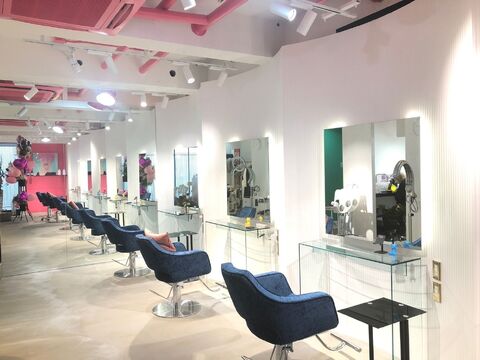 【堀江】≪月9日休み≫≪社会保険完備≫≪高単価≫ブリーチ&デザインカラー率90％のカラーに特化した人気ヘアサロン！自己ブランディングによりデザインを発信する美容師へ！「Box mico.（ボックスミコ）」からスタイリスト（美容師）の求人☆★