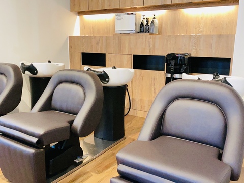 【勝田】◆産休育休実績あり・1年半～2年でのデビュー可能・営業時間内レッスンOK・社会保険完備◆数多くのお客様が来店されるので、たくさん入客して経験を積むことができます！20～30代のお客様を中心に人気の「little ひたちなか（リトルヒタチナカ）」からアシスタント（美容師）の求人★☆