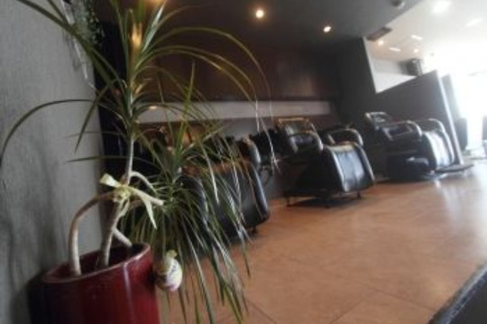 【鳳】上質な空間と確かな技術、ライフスタイルやファッションに合わせたスタイル提案が人気のヘアサロン☆小規模でアットホームな雰囲気でお客様をお出迎えしています！Piar（ピアル）からスタイリスト（美容師）の求人★☆