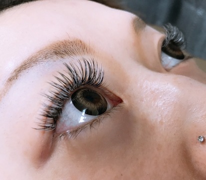 【三国ヶ丘】≪月8日休み≫≪20時までに退勤可能≫≪有給休暇あり≫≪トータルビューティーサロン≫幅広いメニュー、幅広い客層の地域密着型サロン！服装やネイルなども自由です！未経験者も大歓迎！「Total Beauty Salon Angelica（トータルビューティーサロンアンジェリカ）」からアイリスト（まつげエクステ・まつげパーマ）の求人☆☆