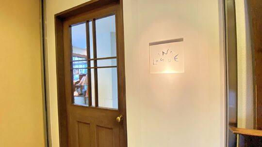 【南船場】≪完全週休2日制≫≪駅から徒歩5分とアクセス抜群！≫お洒落女子が通う隠れ家サロン。居心地の良い落ち着いた空間で人との出会いを大切に毎日楽しく美容の仕事を楽しみましょう「ANALOGUE（アナログ）」からスタイリスト（美容師）の求人☆★