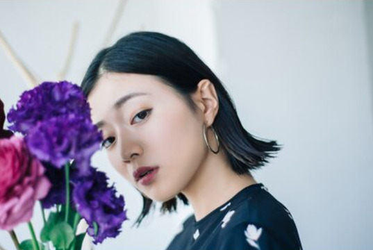 【横浜駅】≪完全週休2日≫≪髪色・ネイル自由≫≪カラコンOK≫≪制服付与あり≫安定した給料とお休みで、女性が安心して長く働ける環境です！かわいいサロンで、好きな仕事に没頭したい＆成長したい方必見！人柄重視のサロンです！「Eye be Lush 横浜店（アイビーラッシュヨコハマテン）」からアイリスト（まつげエクステ・まつげパーマ・アイブロウ）の求人☆☆