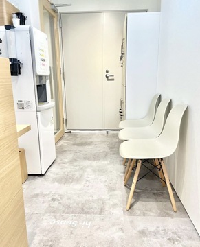 【天神橋筋六丁目】≪最低保障給あり≫≪マンツーマン施術≫≪自由出勤制≫≪フリー45％還元／指名50％還元≫≪税込還元≫髪質改善やデザインカラーメニューが人気で客単価も約1万円！カットカラーも2時間枠と余裕があるため早回しすることなく丁寧に入客していくことができます！「hi-Sense（ハイセンス）」からスタイリスト（美容師）の求人★☆