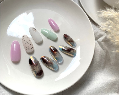 【本八幡】≪20時までに退勤可能≫≪髪色・ネイル自由≫≪未経験OK≫スピードよりも技術を重要視！お客様からの支持が厚く、リピーター多数のサロンです！「SALON DE FORCE（サロンドフォース）」からアイリスト（まつげエクステ・まつげパーマ・アイブロウ）の求人☆☆