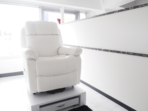 【梅田】韓国、中国のトレンドスタイルも取り揃え！≪社会保険完備≫≪最大3連休取得OK≫≪土日休みも月2回までOK≫プライベート充実＆しっかり稼ぎたい方必見！充実の手当で月給30～60万円も叶います！リピーター様が多く入客チャンスバッチリ「White Camellia 梅田茶屋町店（ホワイトカメリアウメダチャヤマチテン）」からアイリスト（まつげエクステ・まつげパーマ・アイブロウ）の求人☆