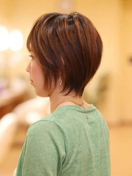 【大輪田】≪社会保険完備≫≪完全週休2日制≫≪ママさんの応募歓迎≫≪20時までに退勤可能≫奈良県を中心に店舗展開するサロン！40～50代の女性を中心にトリートメントやスパのメニューが人気！「PLAZA 西大和店（プラザニシヤマトテン）」からスタイリスト（美容師）の求人★☆