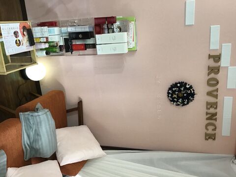 【柴崎】≪産休育休あり≫≪平均退社時間19時≫≪社会保険完備≫主婦の方、ブランクのある方でも大歓迎！安心できる環境で働ける地域密着型のアットホームサロン「Provence by grace（プロヴァンスバイグレース）」からスタイリスト（美容師）の求人☆★☆