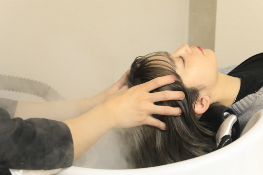 【大塚】≪完全週休2日制≫≪月給33万円以上！≫≪マンツーマン接客≫≪単価11000円以上≫スタイリストのみのサロン！お休みや時短勤務の相談もでき、美容師さんの働きやすさを追求した環境です。顧客が居ない正社員の方も積極募集中！「SALON MOGO OTSUKA（サロンモゴオオツカ）」からスタイリストの求人★☆