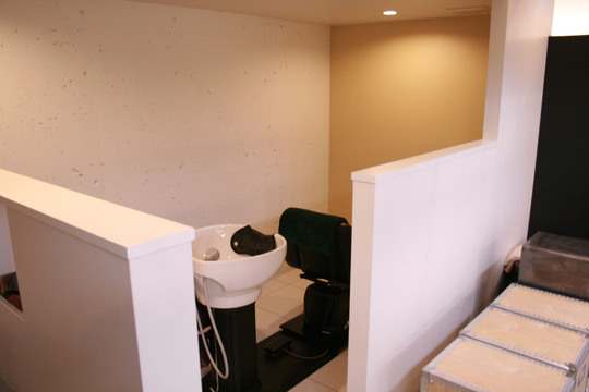 【三国ケ丘】≪完全週休2日≫≪平均19時退勤≫ヘアケアに特化、大人女性ターゲットの高単価サロン！落ち着いた雰囲気のサロンで活躍してみませんか？「ZelCova（ゼルコバ）」からアシスタント（美容師）の求人☆★