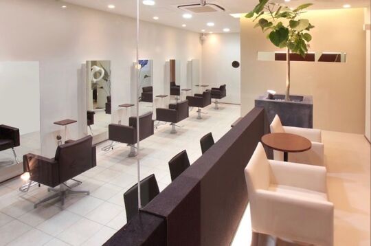 【河内長野駅】どことなく温かさと優しさを感じることのできる癒しの空間「MARQUE（マルク）」からアシスタント（美容師）の求人！お客様に心身共にリラックスしてもらえるアットホームサロン☆★☆