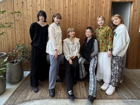 【心斎橋】≪20時台に退勤可能≫≪完全週休2日制≫≪スパ指名の歩合還元あり≫≪丁寧なカットカリキュラム≫平日中心のマンツーマンレッスンで、メリハリをつけて確実に技術UPできる！！モデルを使用したロケ撮影、自社商材のシャンプーやトリートメント！おしゃれなサロンワークに憧れる方必見！！「Bouclettes（ブクレット）」からアシスタント（美容師）の求人☆★☆