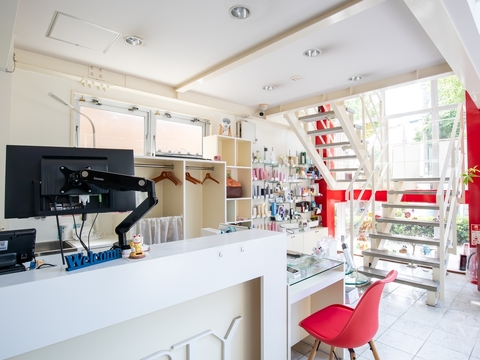 【阪神打出】≪社会保険完備≫≪住宅手当あり≫≪完全週休2日≫≪着付け・メイクも習得可能≫営業内レッスン推奨のため、残業なく働けます！「PAR-TY芦屋店（パーティアシヤテン）」からアシスタント（美容師）の求人☆★