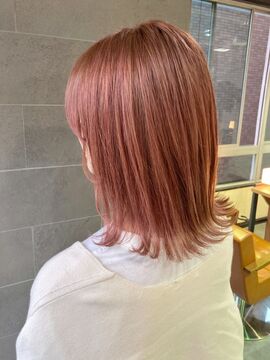 【JR三ノ宮駅】≪社会保険完備≫≪完全週休2日≫≪空き時間のレッスンOK≫レッスン時は嬉しいマンツーマン指導あり！駅チカのヘアサロン「iro＋soi（イロプラスソイ）」からアシスタント（美容師）の求人☆★☆