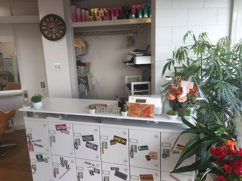 【泉大津】≪社会保険完備≫≪入客チャンス抜群≫≪長期ブランクOK≫売上・ノルマ等無し!!希望シフト制で働き方は自由!!安定して高収入が可能★パート・アルバイトも同時募集中♪「24泉大津店（トゥエンティーフォーイズミオオツテン）」からスタイリスト（美容師）の求人★☆