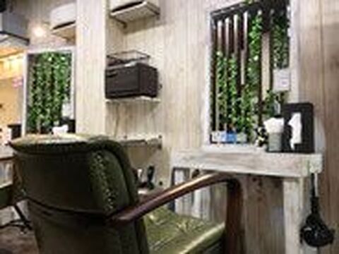 【ひばりヶ丘】◆デビューまで平均2年以内・営業中のレッスンOK・有給休暇あり・バースデー休暇あり◆姉妹店での研修も可能でより幅広いカットの技術がしっかり身に着けられます。カラーカット専門店 aluf（カラーカットセンモンテンアルフ）からアシスタント（美容師）の求人★☆