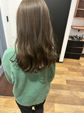 【五稜郭】≪社会保険完備≫≪マンツーマン接客OK≫≪週1日、1日2時間～OK≫あなたに合った雇用形態が選べる！自分のペースでゆっくり働ける環境が整っております！ヘアスタイルの悩みを解決できるサロン「raTa（ラタ）」からスタイリスト（美容師）の求人☆★☆