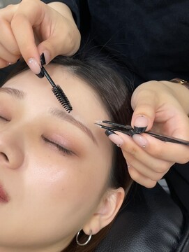 【銀座】◆産休育休実績あり・土日休み希望可能・月最大10日休み・ネイル髪色自由・社会保険完備◆月ごとに選べる勤務シフトでライフスタイルに合わせて働けます！研修体制がしっかり整っているので、未経験の方でも安心して働ことができます！「ecarg 銀座店（エサージュギンザテン）」からアイブロウリストの求人☆☆