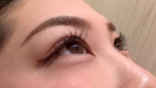 【守口市駅】≪連休取得OK≫≪希望休全日OK≫自由度の高いサロンです！まつ毛パーマ・アイブローメニュー導入店！沢山の技術を磨けます”eyelash salon calmo（アイラッシュサロンカルモ）”からアイリスト（アイデザイナー・まつ毛エクステ）の求人★★