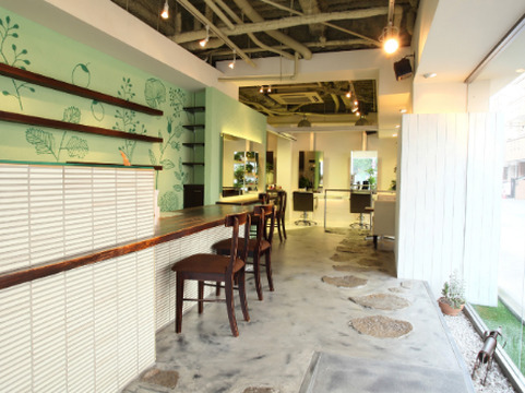 【朝潮橋】≪社会保険完備≫≪月8日休みあり≫安心の福利厚生が充実！マツエクや着付け、ヘアセット等を提供するトータルビューティサロン！ママさん美容師も大募集！「Hair FLAP bayarea （ヘアーフラップベイエリア）」からスタイリスト（美容師）の求人★☆