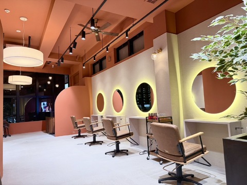 【上小田井】2025年7月NEW OPEN！最新の薬剤や機材でトレンドを発信！某有名システムトリートメントを使用しており、単価UPも狙いやすい環境です！あなたの希望に合わせて勤務ができ、キャリアアップも叶うサロンです！「MoanA BY LANA 上小田井（モアナバイラナカミオタイ）」からスタイリスト（美容師）の求人★☆