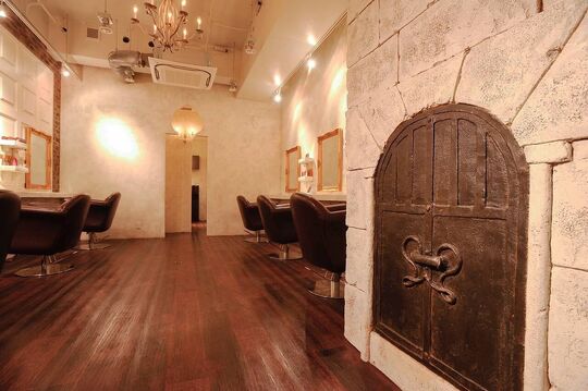 【吉祥寺】≪社会保険完備≫≪月6〜8日で休みを選べる≫≪新規集客数が多い≫個人の意見を尊重してくれ、経験の浅い方でもどんどんチャレンジできる環境があります！スタッフ同士信頼関係が強いのも魅力です♪Liru&WISH 吉祥寺（リルアンドウィッシュキチジョウジ）からアシスタント（美容師）の求人☆★